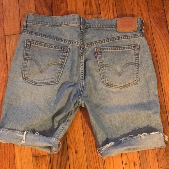 Levi’s Jean Shorts - Picture 3 of 7